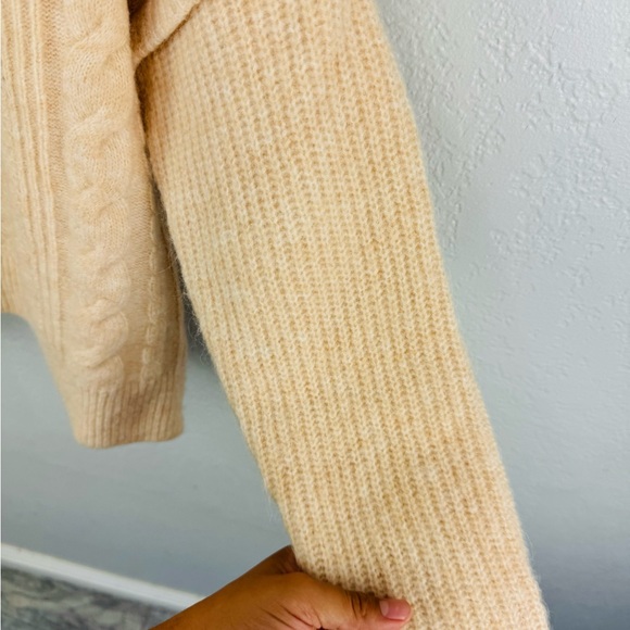 Madewell Cable Havener Pullover Crewneck Sweater in Heather Powder - Picture 8 of 10